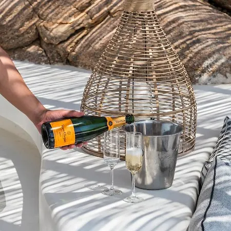 Artisti Mykonos * Αγράρι